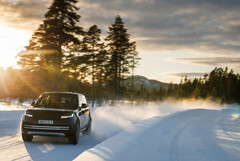 O novo Range Rover Electric passa por testes de inverno a -4°C na Suécia. (Fonte da imagem: Land Rover)