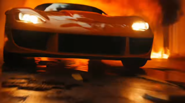 Uma imagem do vídeo de um carro correndo em uma estrada em chamas gerada pelo Vidu 1.5 (Fonte da imagem: Vidu)