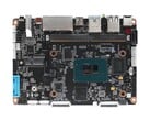 O módulo de computação Intel N100 do Youyeetoo K1 conecta-se à sua placa de suporte por meio de um conector de borda do tipo SO-DIMM