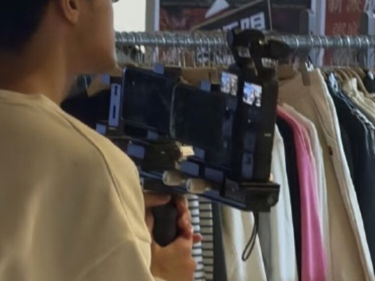 O Osmo Pocket 3 e o suposto Osmo Pocket 4, da esquerda para a direita. (Fonte da imagem: via The New Camera)