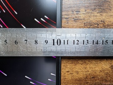 Razer anuncia luneta lateral de apenas 4,66 mm de espessura