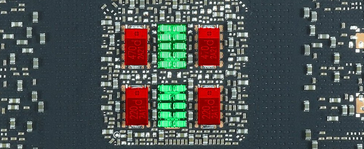 Edição do Fundador da Nvidia GeForce RTX 3080 - quatro POSCAPs, dois clusters MLCC.