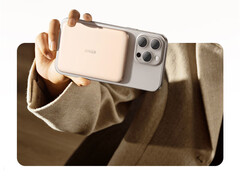 O Anker Air 2 foi lançado por CNY 299 na China, cerca de US$ 32. Na foto: o banco de energia. (Fonte da imagem: Anker - editado)