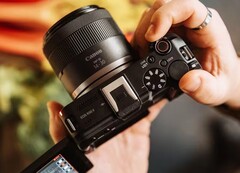 Diz-se que a Canon EOS R6 V é semelhante à EOS R50 V da foto.