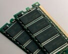 Os preços dos kits de memória RAM mais do que triplicaram em apenas um ano