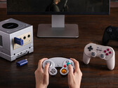 a 8BitDo projetou o NGC Retro Receiver para complementar visualmente o GameCube roxo. (Fonte da imagem: 8BitDo)