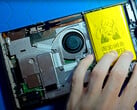 O Nintendo Switch 2 com uma bateria de 8.000 mAh de terceiros instalada. (Fonte da imagem: Naga)