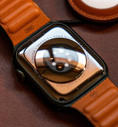 L'ultimo aggiornamento di watchOS introduce un problema di ricarica veloce per alcuni dispositivi della serie Apple Watch. (Fonte: Omar Al-Ghosson)