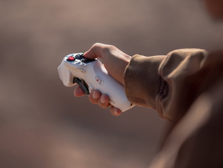 O Antigravity A1 Grip Controller. (Fonte da imagem: Insta360)