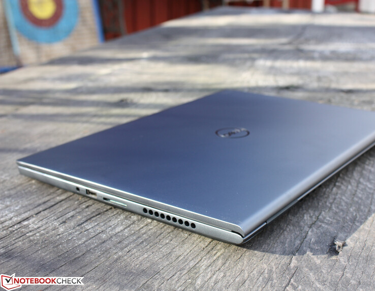 Dell Inspiron 16 Plus 7610 - unidade de teste fornecida pela Cyberport