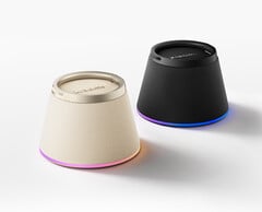 O alto-falante se fixa magneticamente na parte traseira de um celular com carregamento sem fio, incluindo iPhones, e o sustenta como um suporte.