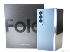 Uma UI 5 e Android 13 chegou ao Galaxy Z Fold4 nos EUA. (Fonte de imagem: NotebookCheck)