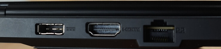 Portos de volta: PSU, HDMI 2.1 (8K/60 Hz), LAN-Port (2,5 Gbit/s)