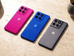 O Moto G77 Power vem com um painel traseiro nas cores rosa, azul ou cinza.