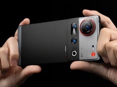 O Nubia Z80 Ultra deve conter várias atualizações em relação ao atual Nubia Z70S Ultra, na foto. (Fonte da imagem: Nubia)