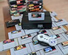 O console Polymega pode jogar jogos originais PS1, NES, Super Nintendo e até Sega Saturn (Imagem: Polygon)