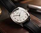 O Timex Marlin Tonneau TW2Y84300IK possui um mostrador branco