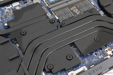 O modelo não conta com um resfriador de câmara de vapor, como na série Omen Max