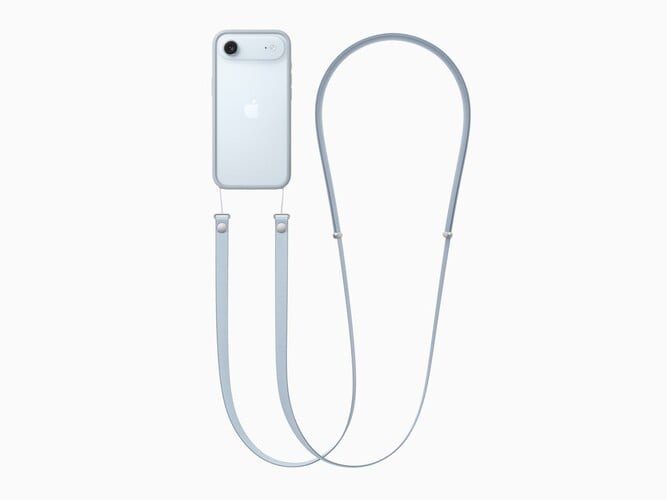O iPhone Air Crossbody Strap na cor azul claro.(Fonte da imagem: Apple)