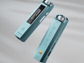 O MP3 player portátil de áudio de alta resolução Fiio Snowsky Echo está disponível na cor azul-celeste.