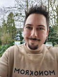 Selfie usando a câmera principal do Huawei Mate X6 (modo retrato)