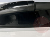 Tesla V4 Supercharger com hardware de tela de pagamento (imagem: Tesla Owners UK/Twitter)