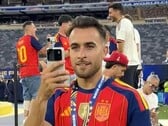 Um dos campeões mundiais está utilizando o Honors Robot Phone após sua vitória na Copa do Mundo de 2026.