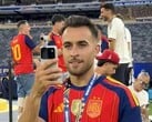 Um dos campeões mundiais está utilizando o Honors Robot Phone após sua vitória na Copa do Mundo de 2026.