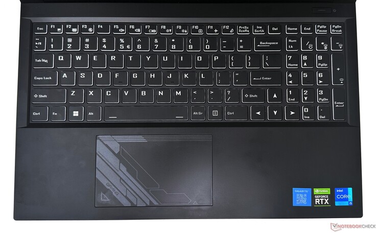 Gigabyte G5 KE: Teclado e touchpad