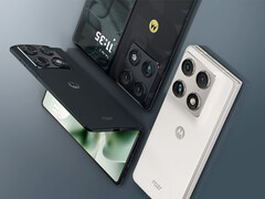 O primeiro dobrável estilo livro da Motorola vem em três acabamentos.