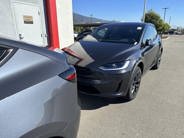 Novas opções de cores Stealth Grey vs Midnight Silver para o Tesla