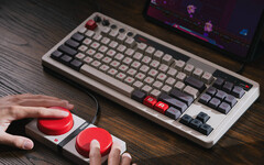 a 8BitDo produz alguns dos hardwares de jogos modernos com estilo retrô mais convincentes do mercado. (Fonte da imagem: 8BitDo)