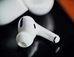 A próxima geração do Apple AirPods Pro terá duas câmeras.