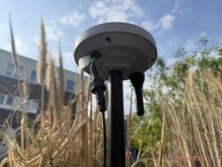 O Anthbot M9 navega via antena RTK como padrão.