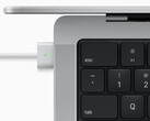 O MacBook Pro 16 só pode ser carregado rapidamente através do cabo MagSafe 3, por enquanto. (Fonte da imagem: Apple)