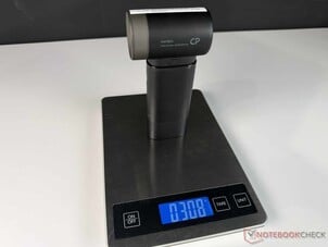 O ventilador portátil pesa pouco mais de 300 g.