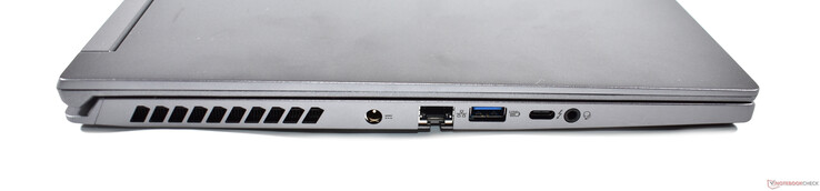 Lado esquerdo: conexão de energia, RJ45, USB-A 3.2, Thunderbolt 4, áudio 3.5mm