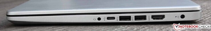 Combinação de áudio, 3 x USB 3.0, uma vez como Tipo C, duas vezes como Tipo A, HDMI 1.4b, tomada oca (conector de alimentação)