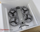 O DJI Neo 2 em sua embalagem. (Fonte da imagem: Notebookcheck)