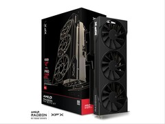 A série XFX Swift de placas Radeon RX 9070 XT (na foto) e RX 9070 tem coolers com ventilador triplo. (Fonte da imagem: XFX)