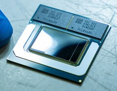 Protótipo do chip Meteor Lake com RAM integrada. (Fonte da imagem: Intel)