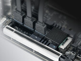 O SilverStone ECS07 pega um slot M.2 2280 e o divide em cinco portas SATA 3.0. (Fonte da imagem: SilverStone)