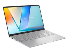 Parece haver uma diferença de preço considerável entre as versões AMD e Qualcomm do Vivobook S 15 OLED. (Fonte da imagem: ASUS)