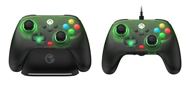 O T7 Pro Retro Green da GameSir pode se conectar sem fio aos consoles Xbox, enquanto o T7 Pro W Retro Green é um controle com fio.