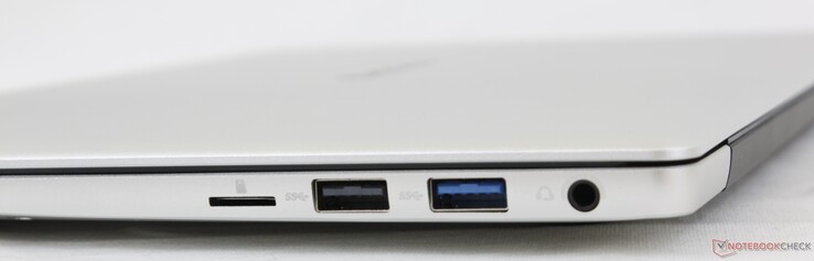 Certo: Leitor MicroSD, USB-A 2.0, USB-A 3.0, fone de ouvido 3.5 mm