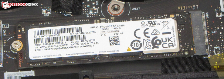 A MSI equipa o E16 com um PCIe 4 SSD.