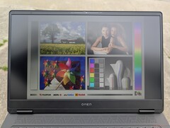 Cores desbotadas quando em ambientes externos sob forte nebulosidade