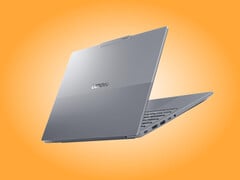 O ThinkBook 14 Gen Q8Y no acabamento Luna Grey.