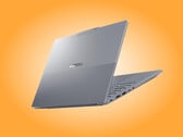 O ThinkBook 14 Gen Q8Y no acabamento Luna Grey.