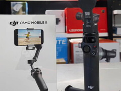 O DJI Osmo Mobile 8 se parece muito com o Osmo Mobile 7P já existente. (Fonte da imagem: via Igor Bogdanov)